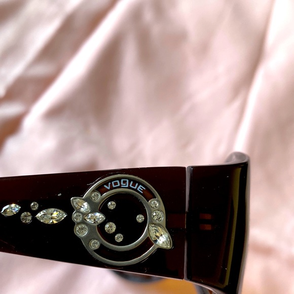 VOGUE, Prescription Sun Glasses, Amber, Rhinestone’s on Sides of Glasses🔥🔥$25 - Picture 1 of 8